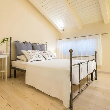 Villa Oliva, In A Serene Location & Private Pool, By Zantewize