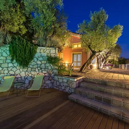 Oliva, In A Serene Location & Private Pool, By Zantewize *
