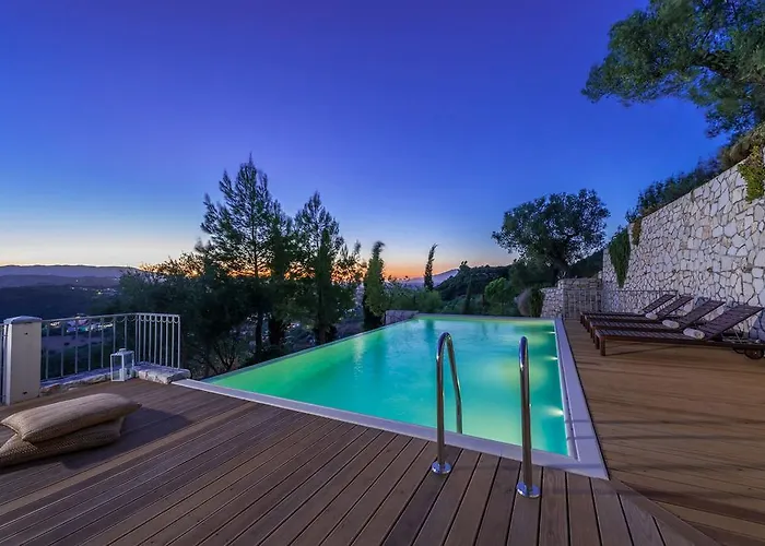 Oliva, In A Serene Location & Private Pool, By Zantewize 빌라