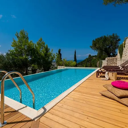 Vila Oliva, In A Serene Location & Private Pool, By Zantewize Akrotiri (Zakynthos)