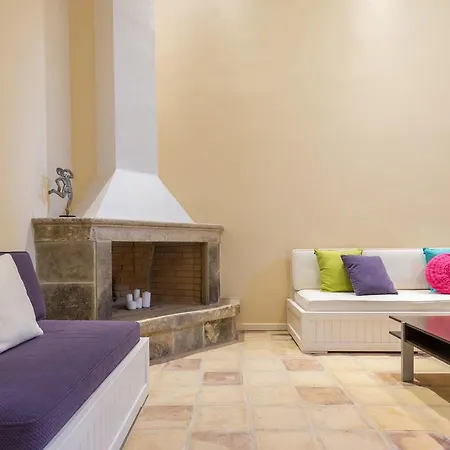 Oliva, In A Serene Location & Private Pool, By Zantewize Vila